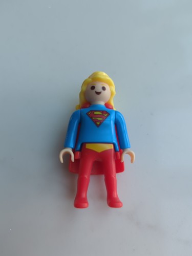 Superwoman kinder egg - -,