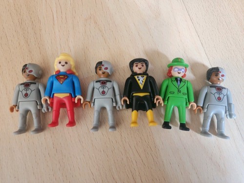 Kinder egg superheroes - dc,